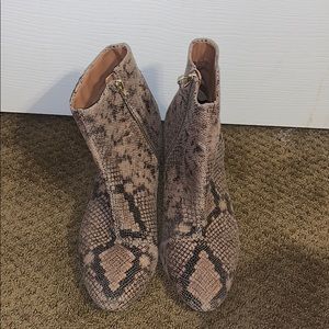 Top shop snakeskin booties